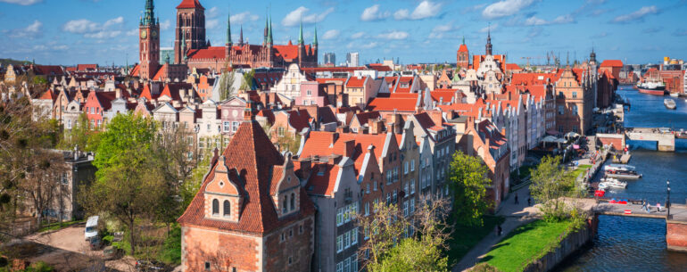 Feature image for Man Overseas Podcast episode titled Ryne Sandberg, Ripped at 50, Russia Collusion (from Gdańsk)