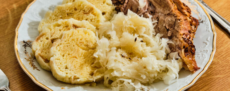 Bad Kissers, Czech Food, Life of a Pimp, Accumulating Wealth with Morgan Troxclair (from Prague) - Man Overseas